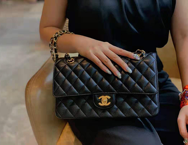 chanel classic flap bag medium black gold 2